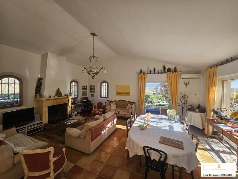 Maison traditionnelle - 157 m² - 6 pièces