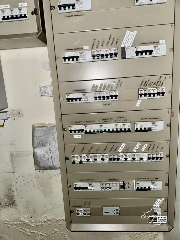 Local commercial - 348 m²