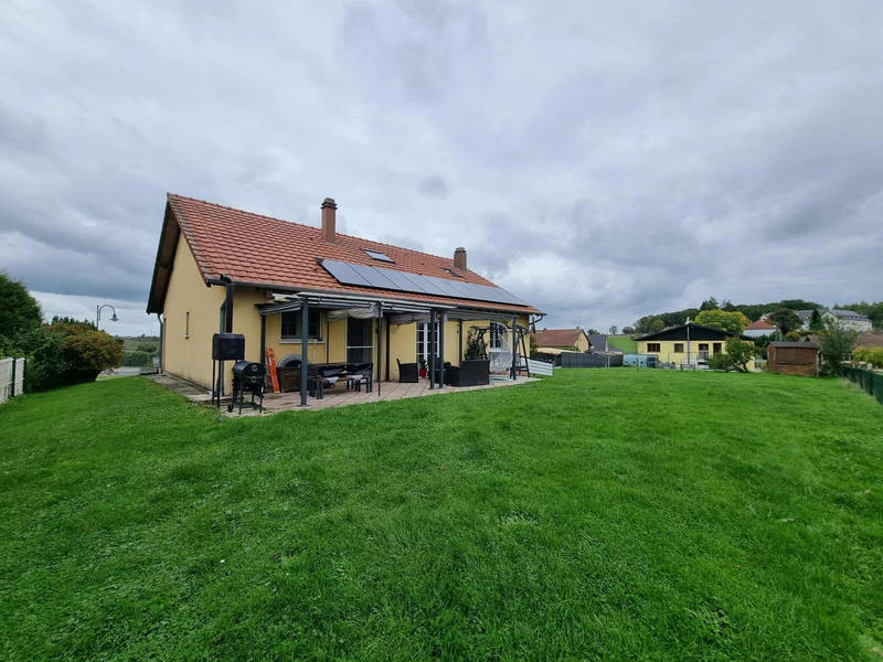 Maison traditionnelle - 200 m² - 7 pièces