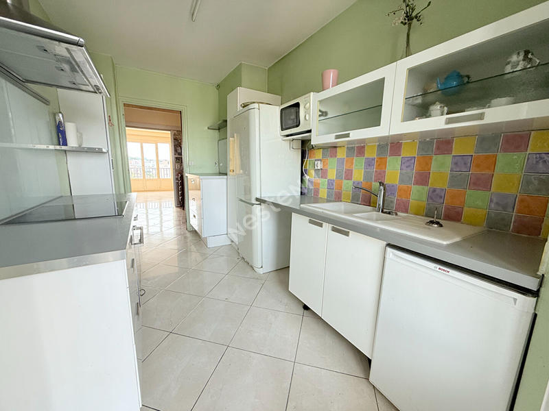 Appartement - 100 m² - 5 pièces