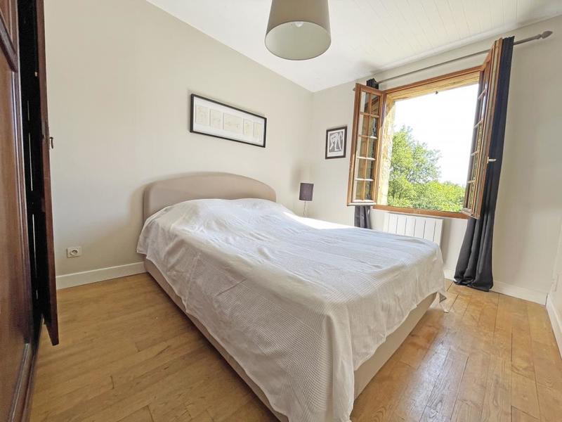 Propriété - 220 m² - 4 pièces