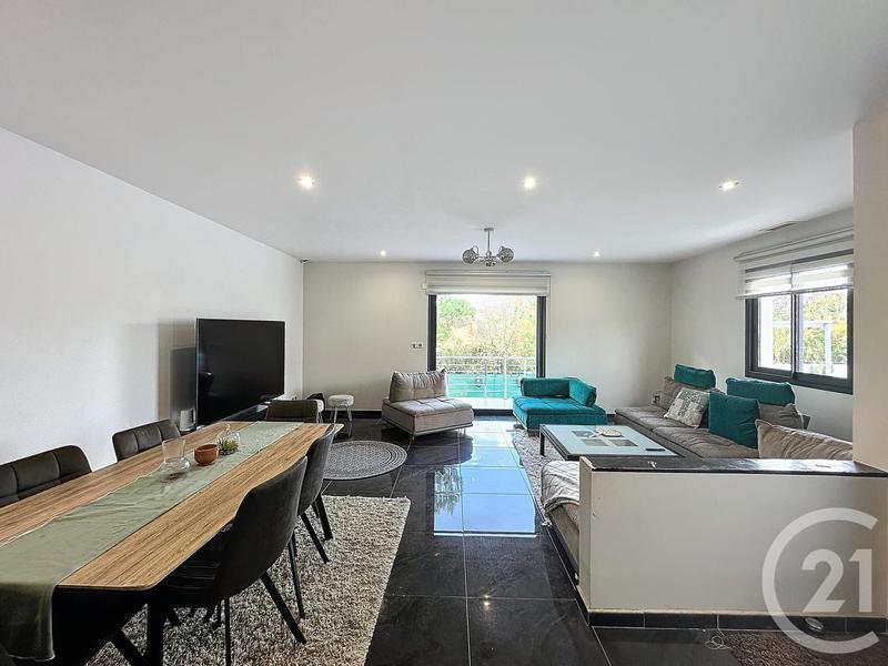 Maison - 157 m² - 6 pièces