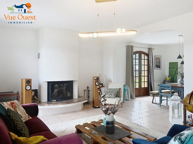 Maison traditionnelle - 147 m² - 8 pièces