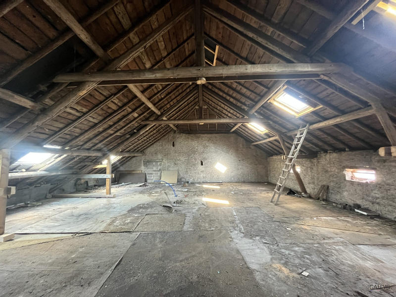 Appartement - 130 m² - 1 pièce