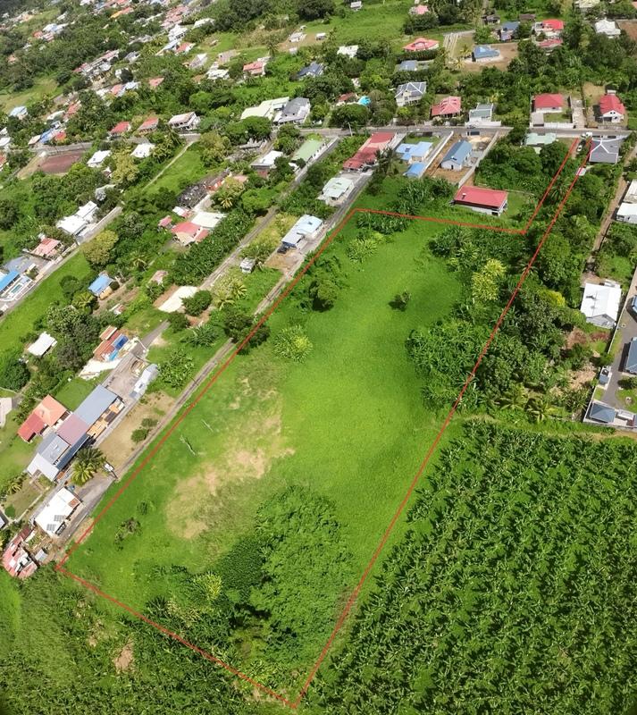 Terrain constructible - 14 127 m²