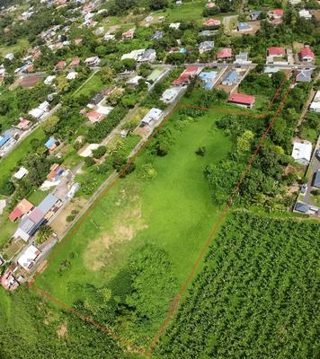 Terrain constructible - 14 127 m²