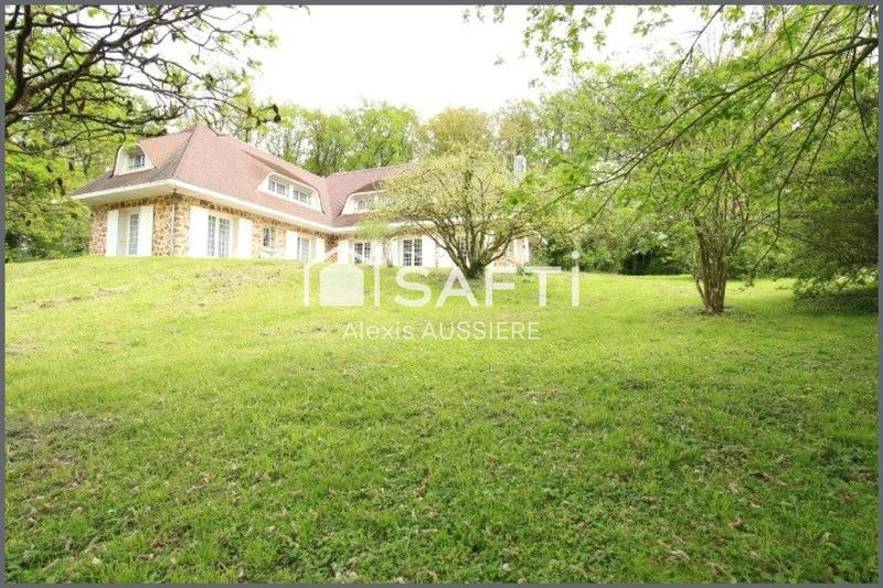 Maison - 208 m² - 9 pièces