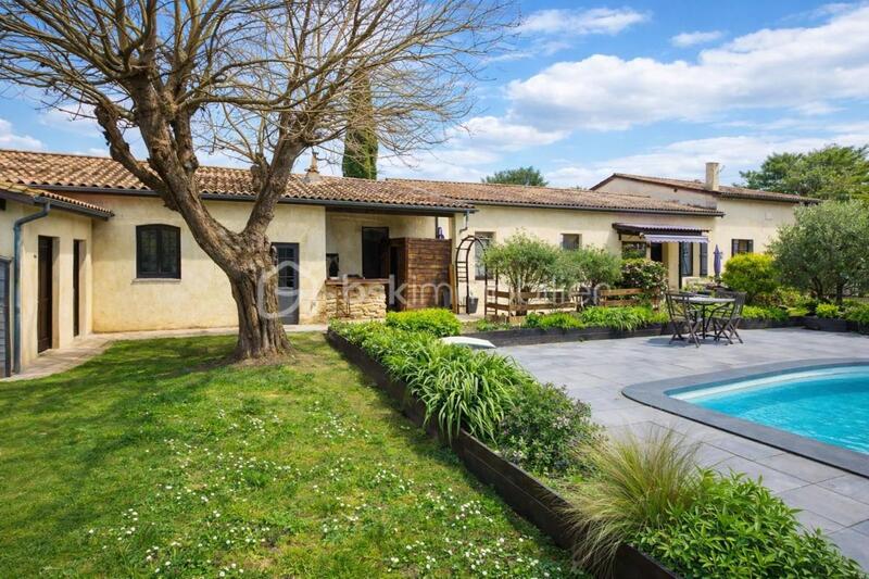 Propriété - 350 m² - 10 pièces