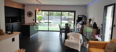 Maison - 157 m² - 5 pièces