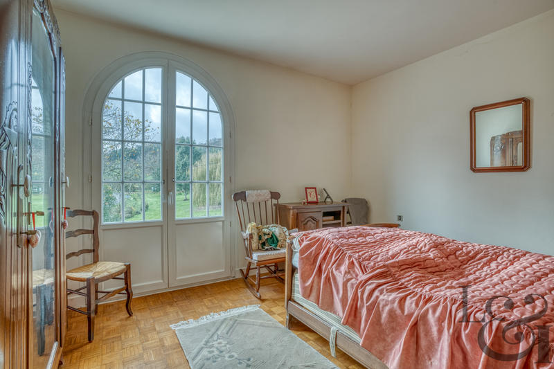 Maison - 143 m² - 7 pièces