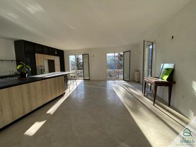 Maison - 185 m² - 7 pièces