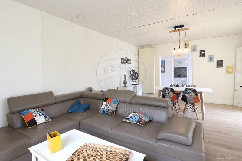 Maison - 254 m² - 12 pièces