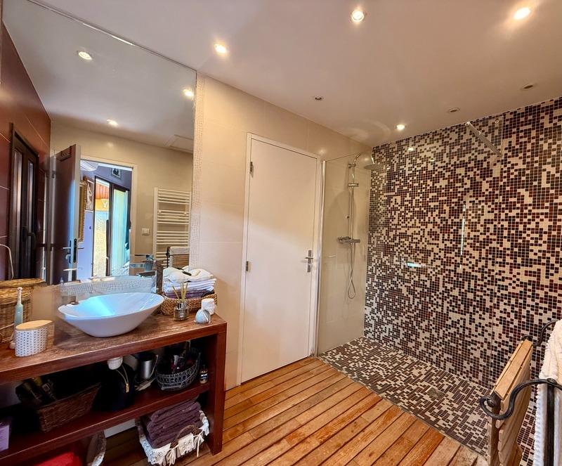 Maison - 132 m² - 11 pièces