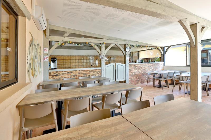 Maison - 850 m² - 30 pièces