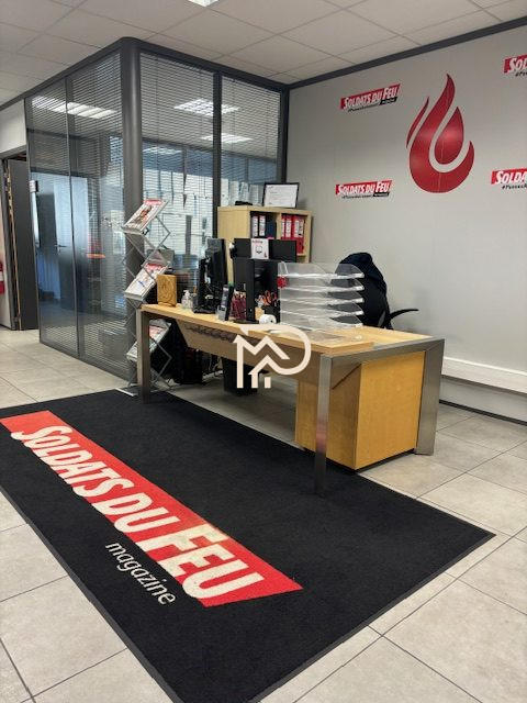 Local d'activités - 203 m²