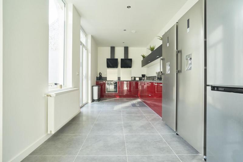 Maison - 233 m² - 11 pièces