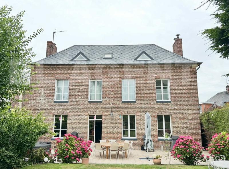 Maison de maîtres - 280 m² - 11 pièces
