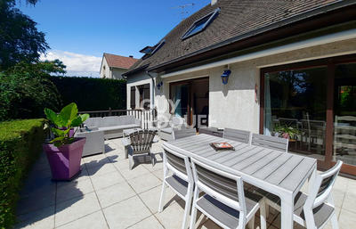 Maison - 180 m² - 7 pièces