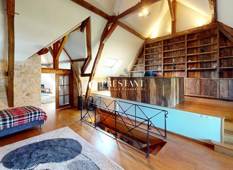 Demeure - 590 m² - 14 pièces