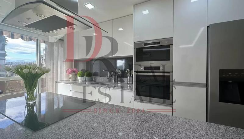 Appartement - 84 m² - 4 pièces