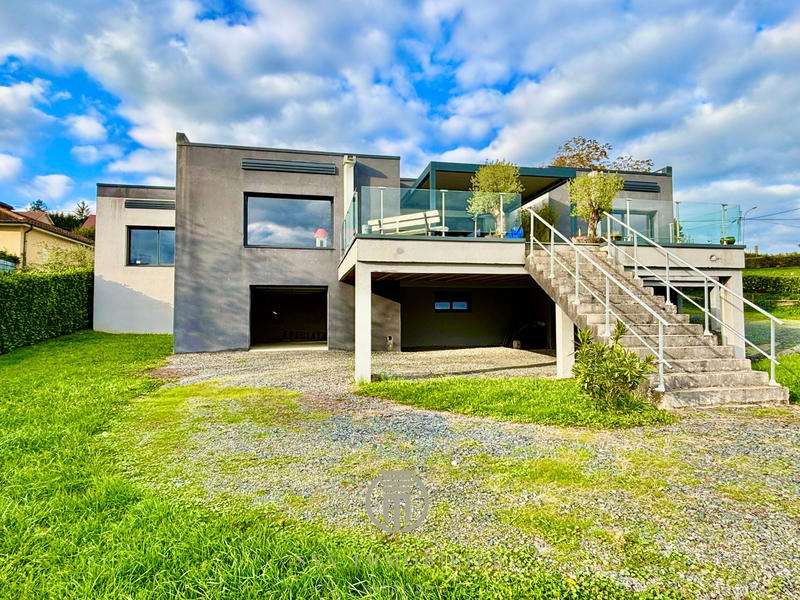 Villa - 200 m² - 7 pièces