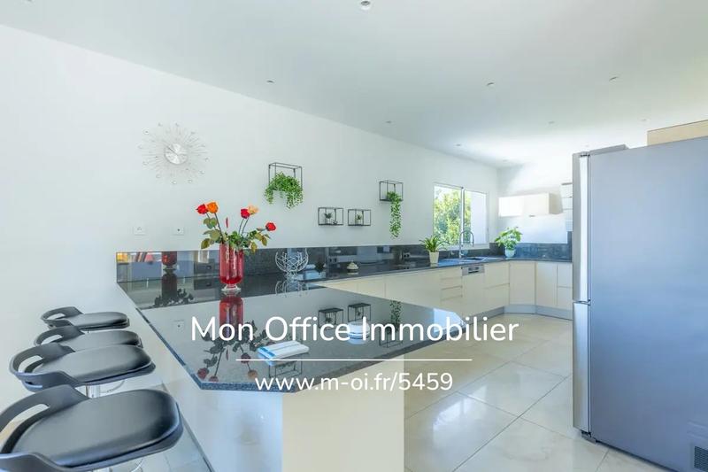 Maison - 175 m² - 6 pièces