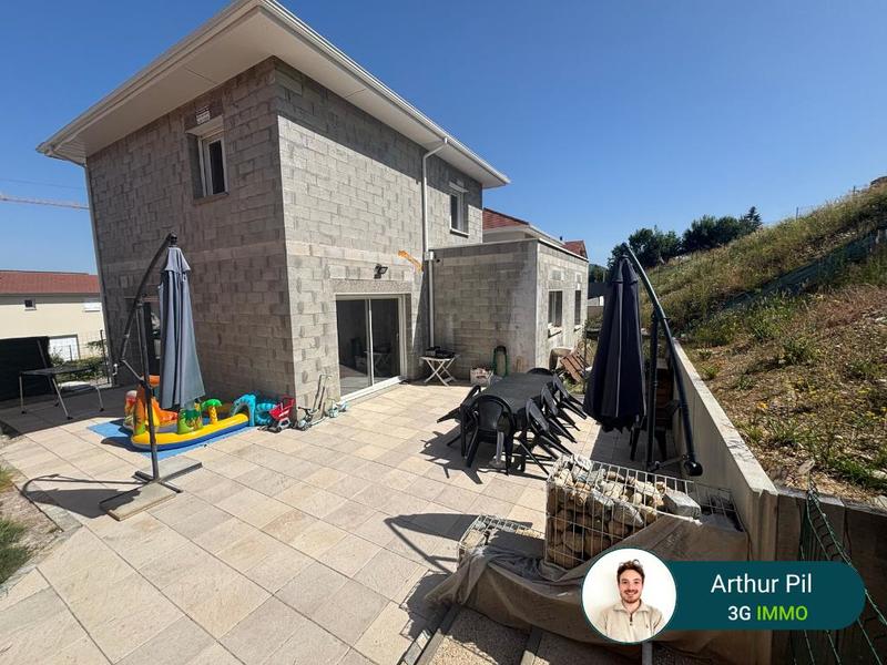 Maison - 121 m² - 5 pièces