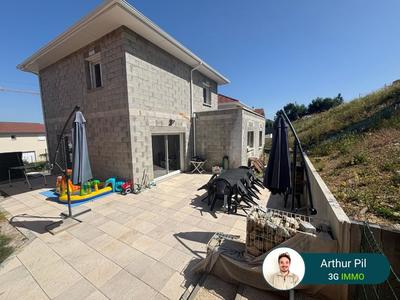 Maison - 121 m² - 5 pièces