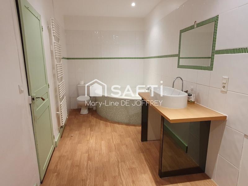 Maison - 225 m² - 6 pièces