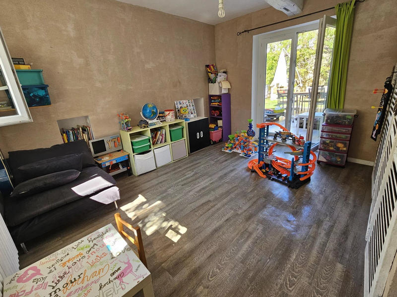 Maison traditionnelle - 180 m² - 9 pièces