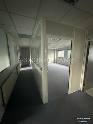 Local d'activité / Entrepôt - 670 m²