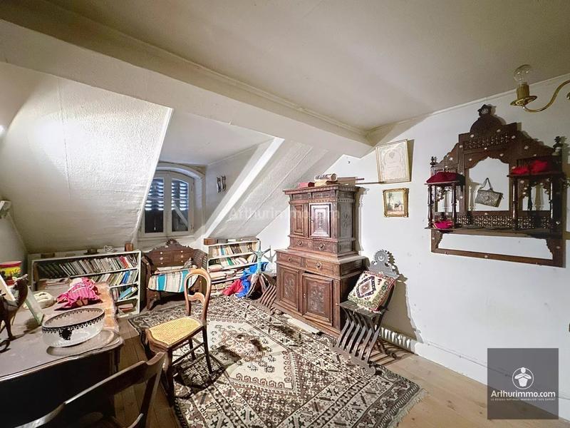 Maison - 220 m² - 9 pièces