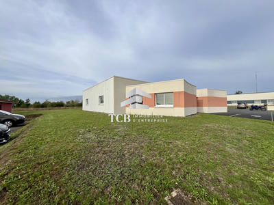 Local d'activités - 408 m²