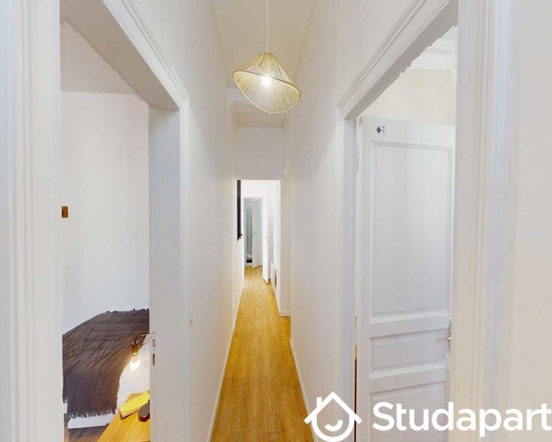 Chambre - 80 m² - 1 pièce