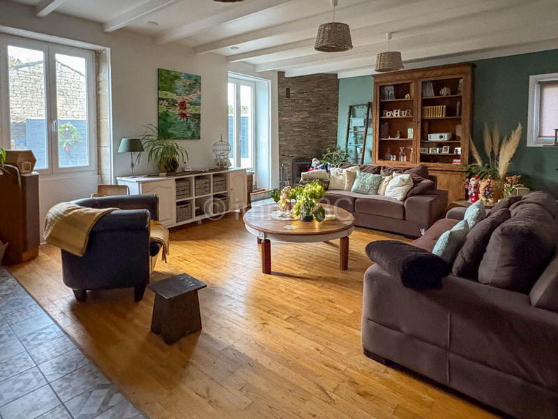 Maison en pierre - 201 m² - 7 pièces