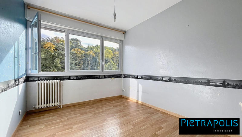 Appartement - 97 m² - 3 pièces