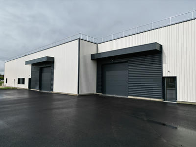 Entrepôt - 684 m²