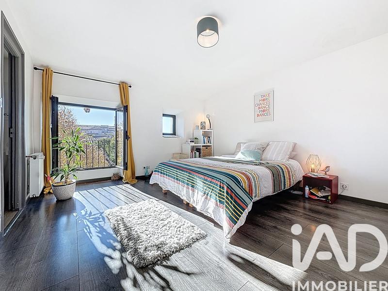 Maison - 180 m² - 9 pièces