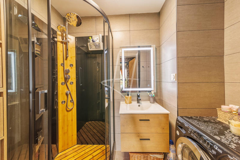 Appartement - 86 m² - 5 pièces