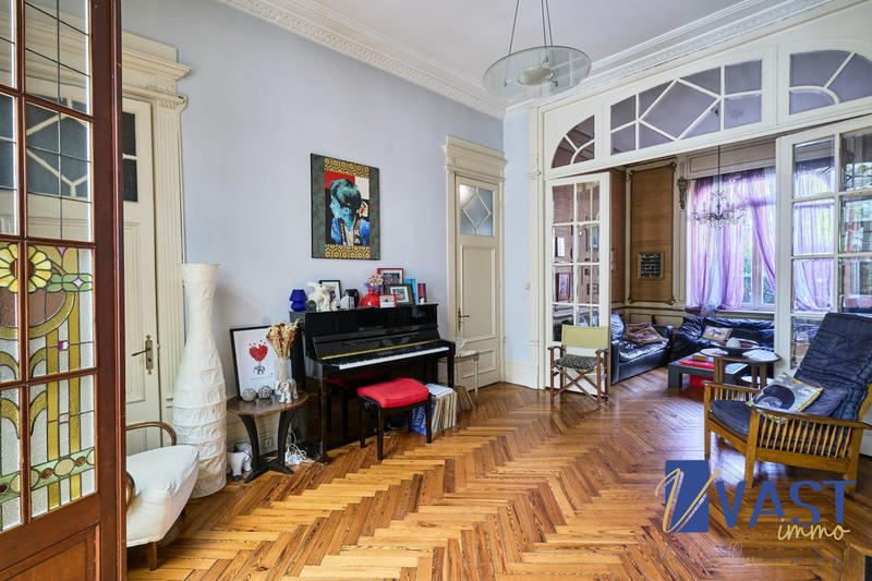 Maison ancienne - 250 m² - 8 pièces