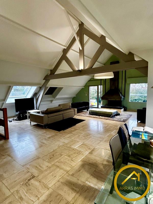 Maison - 210 m² - 10 pièces