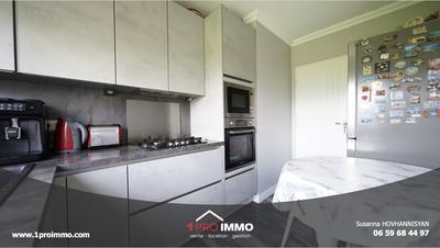 Appartement - 90 m² - 4 pièces