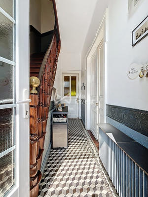 Maison - 220 m² - 8 pièces