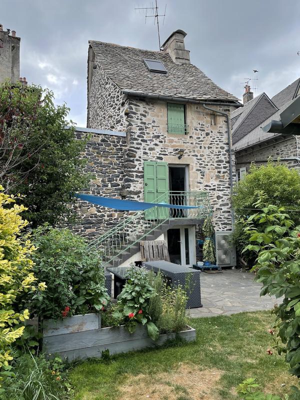 Maison ancienne - 204 m² - 7 pièces