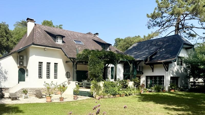 Maison - 192 m² - 8 pièces