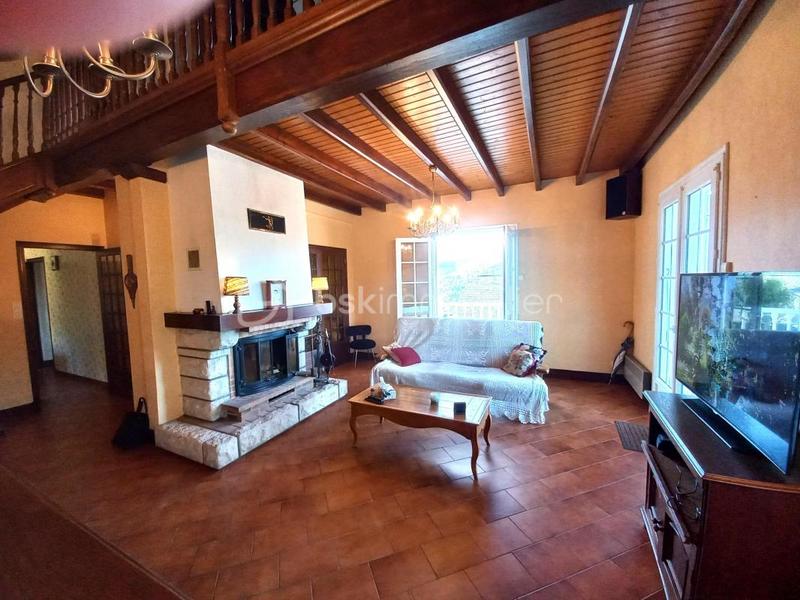 Maison traditionnelle - 135 m² - 7 pièces