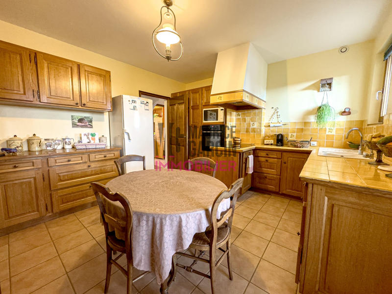 Maison - 200 m² - 9 pièces