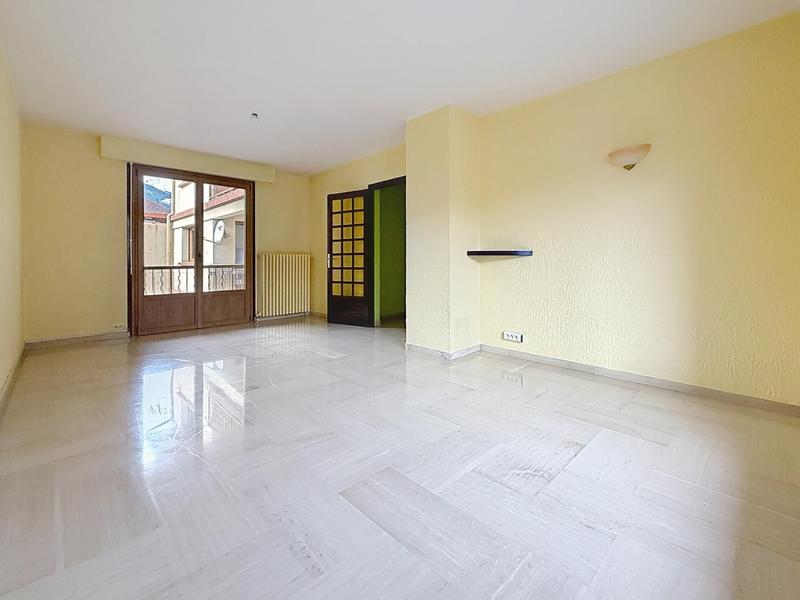 Appartement - 92 m² - 5 pièces