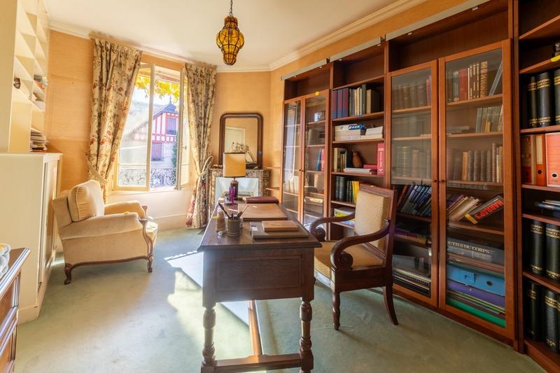 Maison bourgeoise - 308 m² - 11 pièces