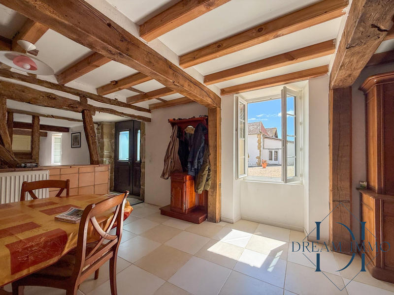 Maison - 280 m² - 8 pièces